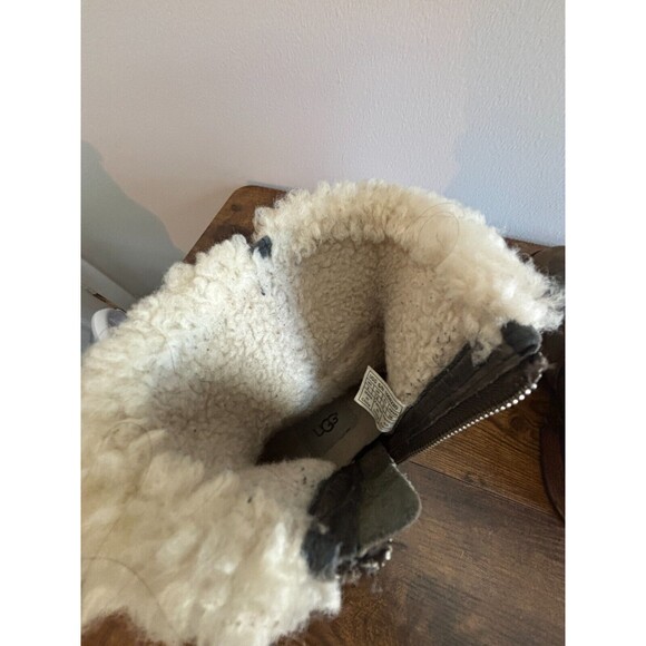 UGG Blayre II Brown Suede Leather Distressed Sheepskin Ankle Boot Women Size 9 - Picture 16 of 16